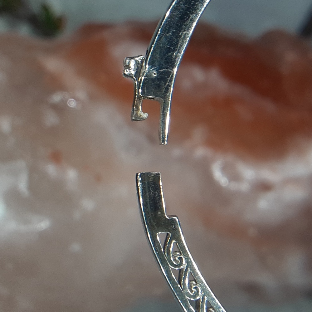 925 Genuine, Untreated Garnet Bangle. - Picture 7 of 11